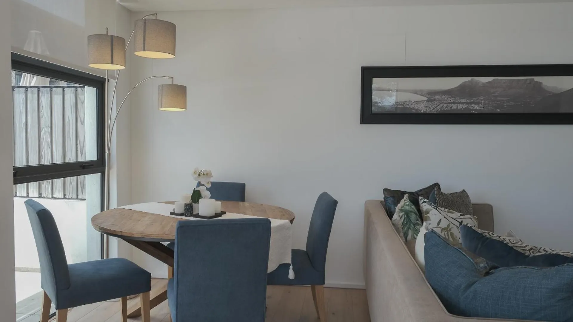 Woodstock Wonder - Mountain Views Apartment Cape Town South Africa