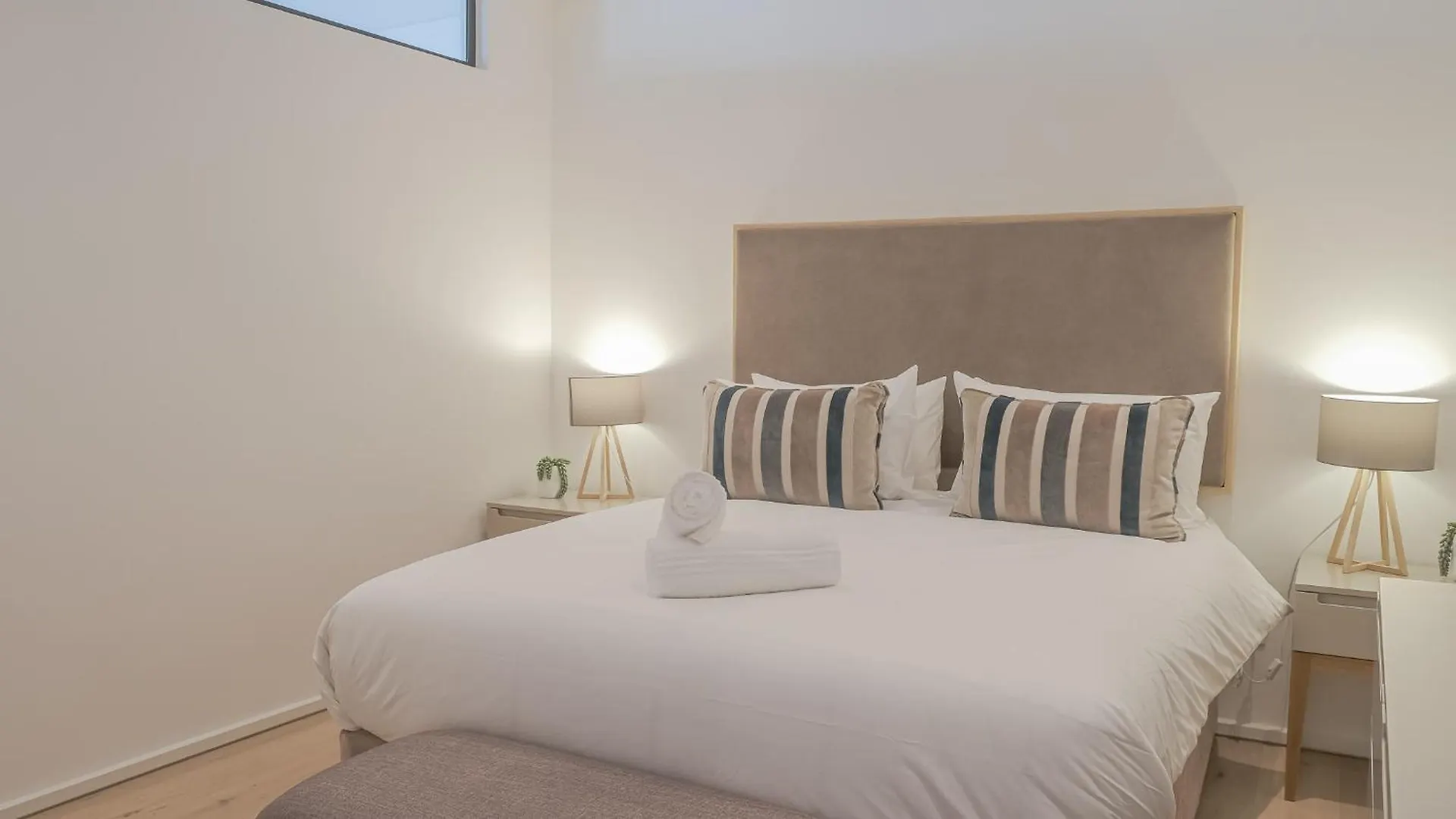 Woodstock Wonder - Mountain Views Apartment Cape Town South Africa