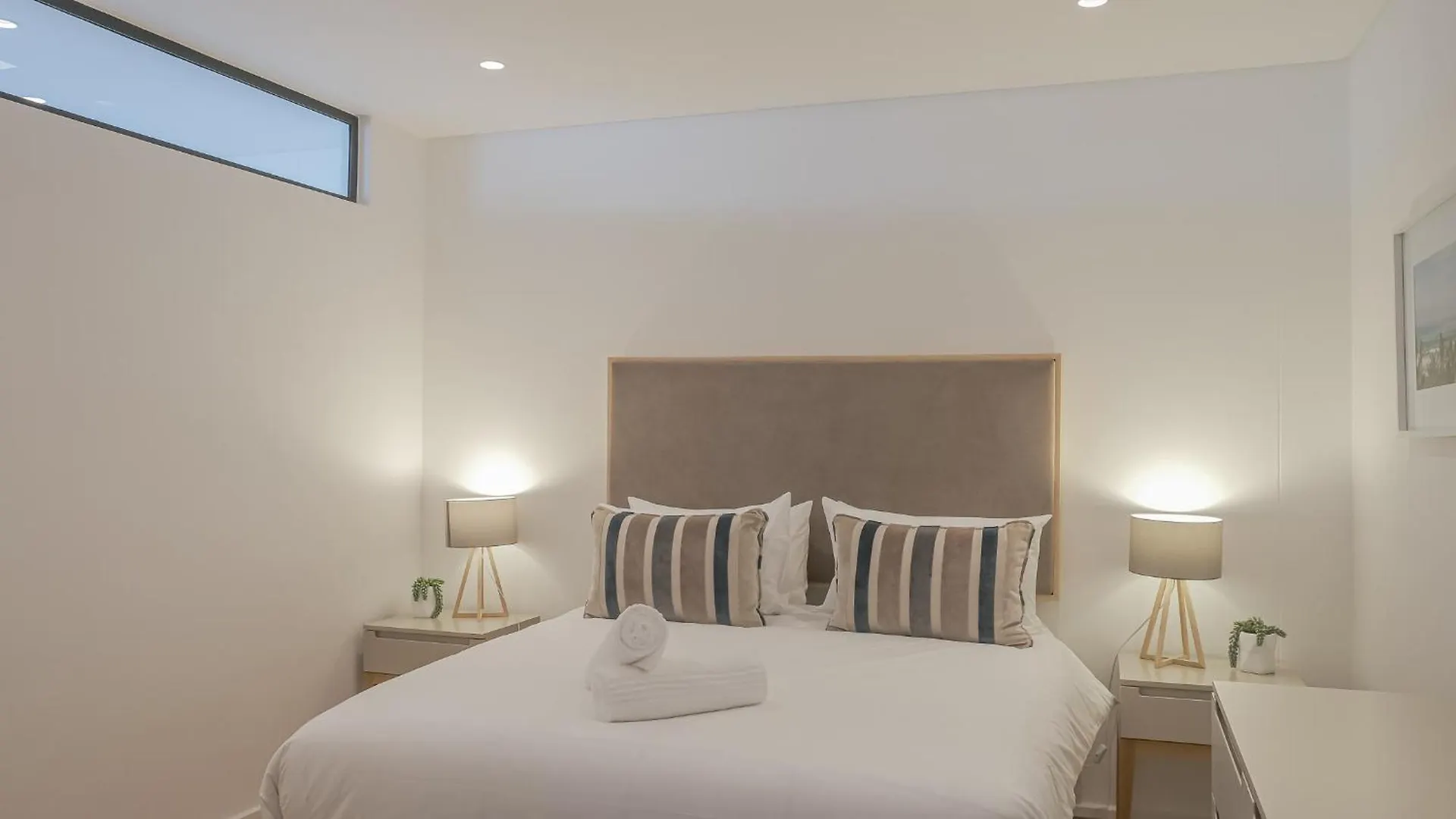 Woodstock Wonder - Mountain Views Apartment Cape Town South Africa