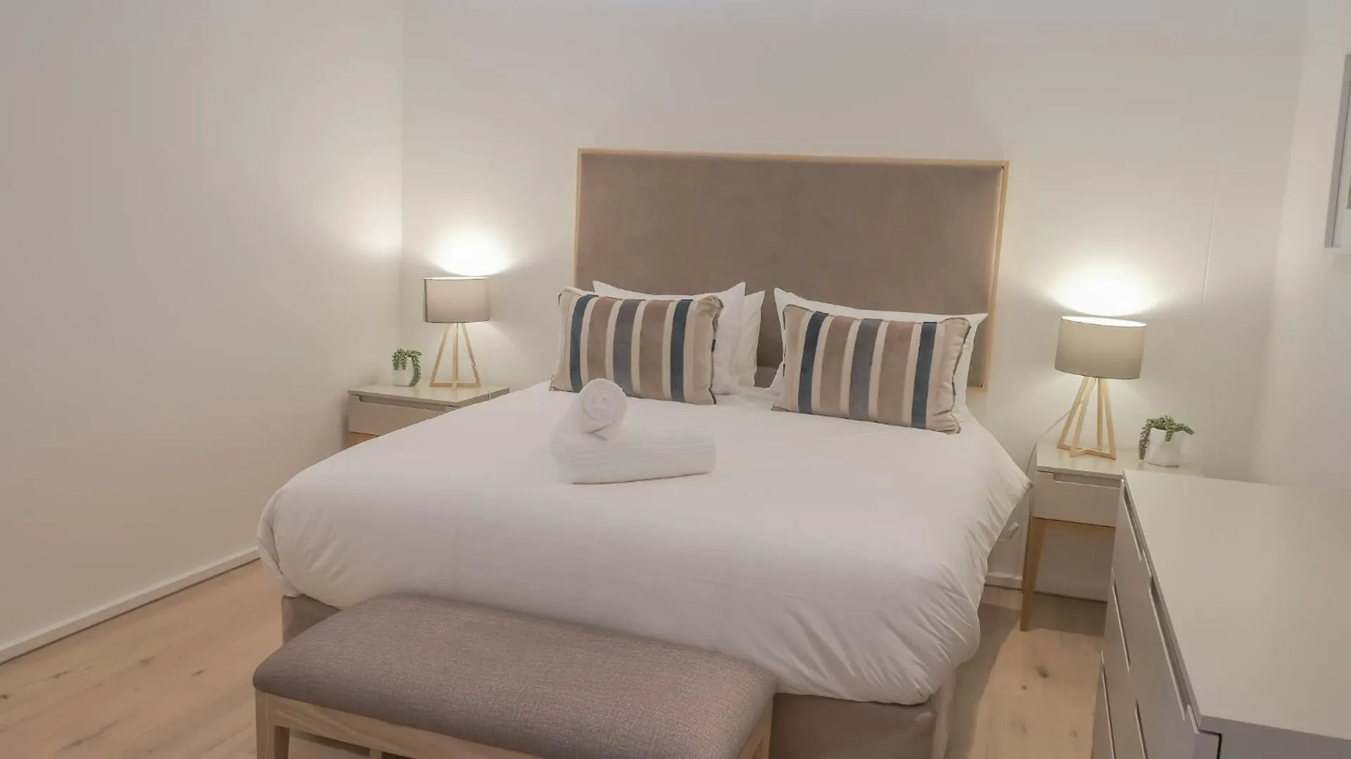 Woodstock Wonder - Mountain Views Apartment Cape Town