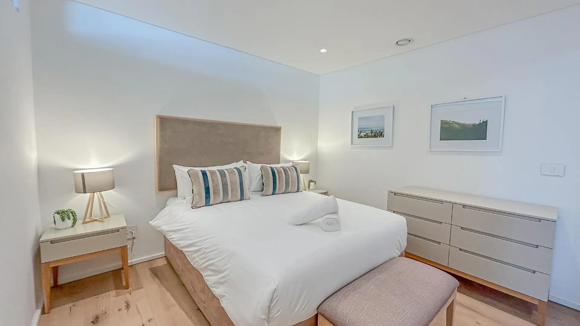 Woodstock Wonder - Mountain Views Apartment Cape Town South Africa