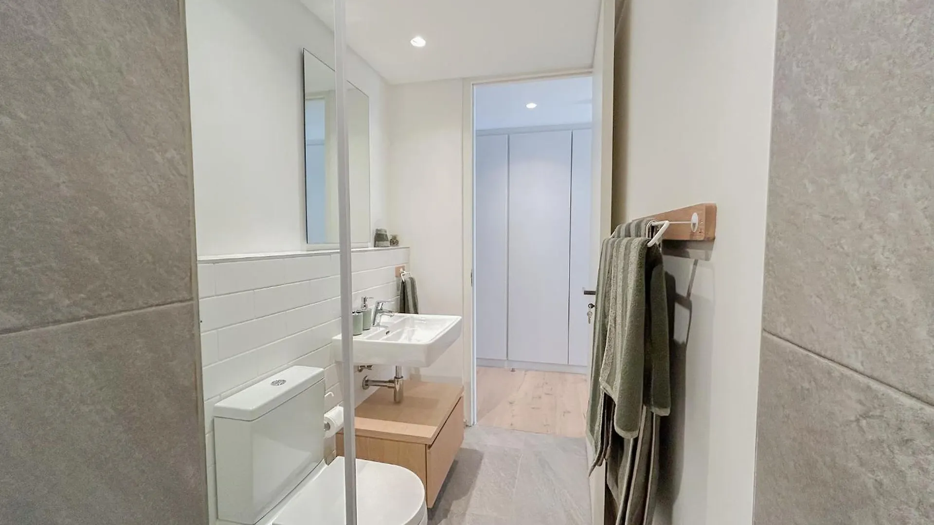 Woodstock Wonder - Mountain Views Apartment Cape Town