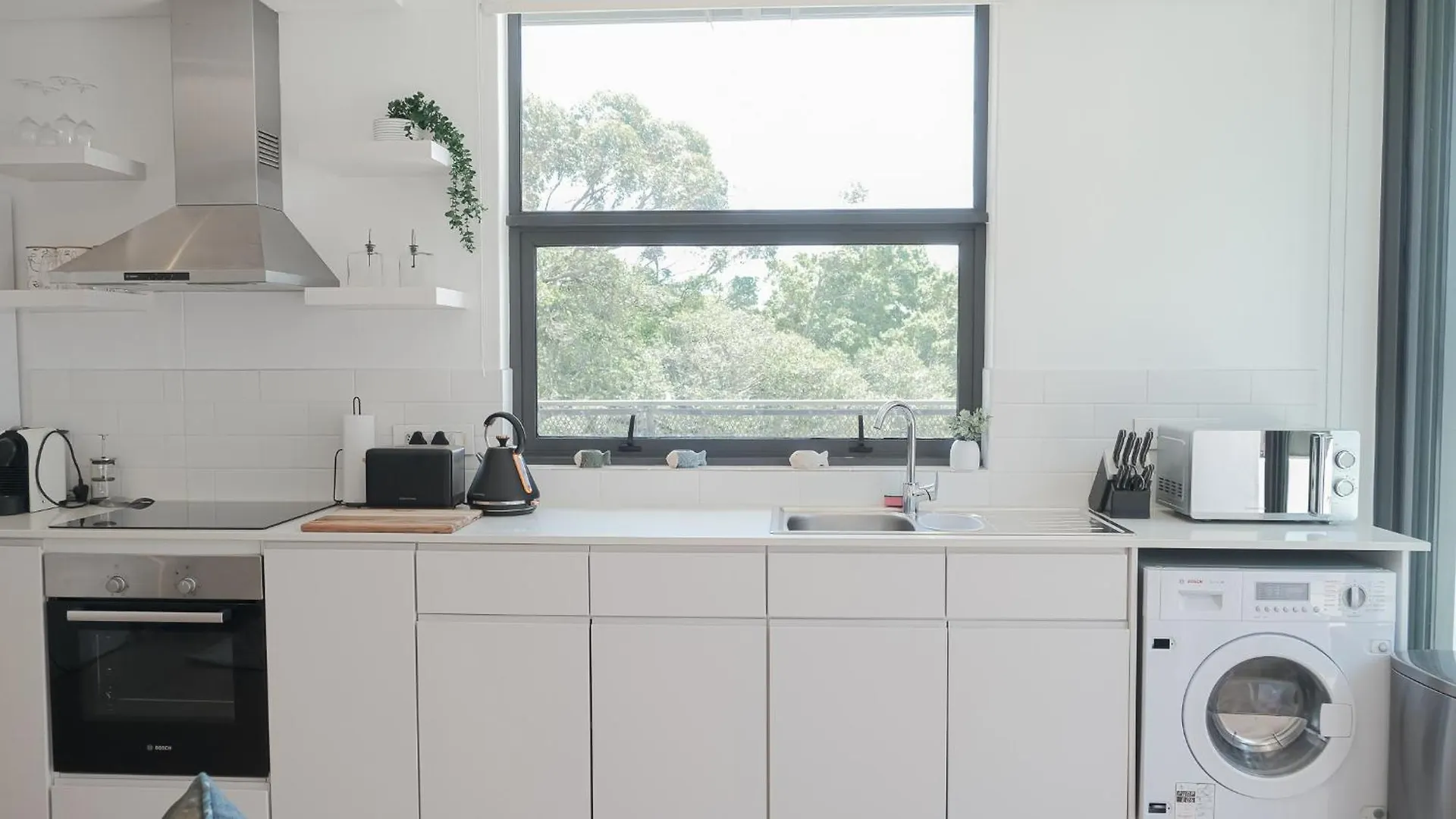 Woodstock Wonder - Mountain Views Apartment Cape Town