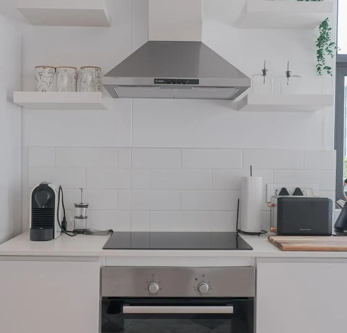 Woodstock Wonder - Mountain Views Apartment Cape Town
